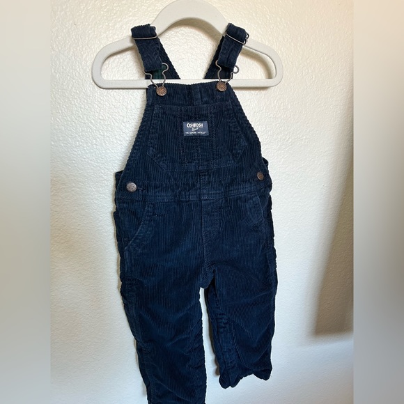 Oshkosh B’gosh corduroy Overalls. - Picture 2 of 7